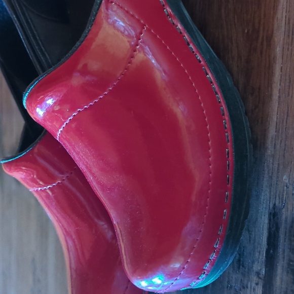 Super Red Patent Stapled Professional Clog. Sz 38. - Picture 3 of 14